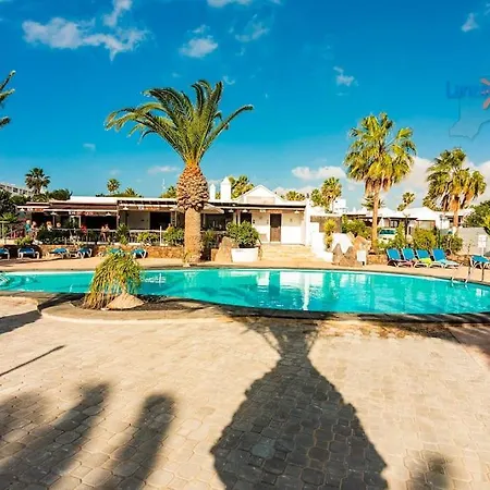Casa Patty, Piscinas Climatizadas, Primera Linea Costa Teguise Exterior photo